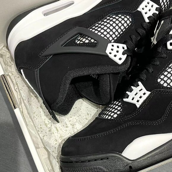 Air Jordan 4 Retro White Thunder - Picture 3 of 8